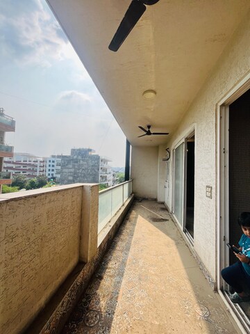 Building Lobby in 3 BHK Builder Floor at Unitech South City II, Sector 50 – for Rent