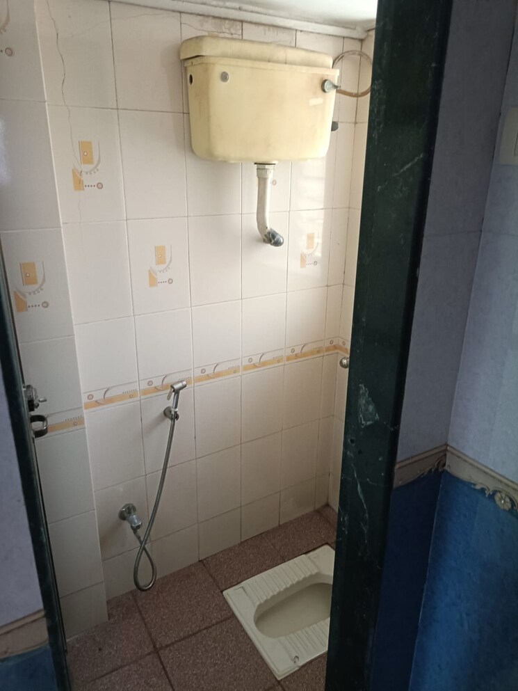 Bathroom, sai-karuna-chs 2 Bedroom 1000 Sq.Ft. Apartment In Vashi Sector 28 Navi Mumbai 8767894