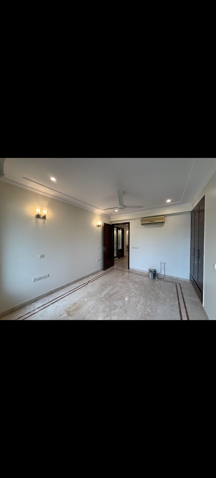 Room, greater kailash i 4 Bedroom 260 Sq.Yd. Builder Floor In Greater Kailash I Delhi 8767898