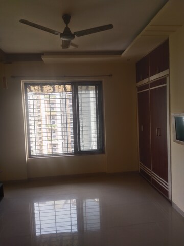 Room in 2 BHK Apartment at Lodha Paradise, Majiwada – for Rent