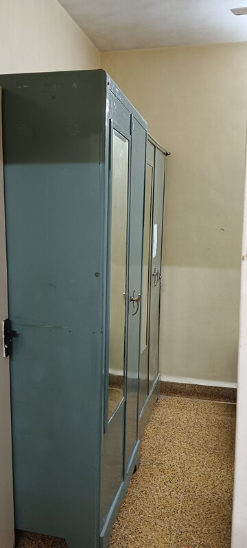 Furnished Amenities in 1 BHK Apartment at Malad CHS, Malad East – for Rent