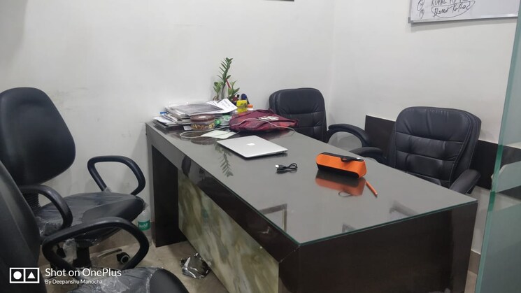 Team Area, netaji subhash place Commercial Office Space 650 Sq.Ft. In Netaji Subhash Place Delhi 8767900
