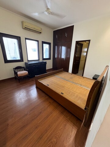 Room in 4 BHK Builder Floor at New Friends Colony – for Rent
