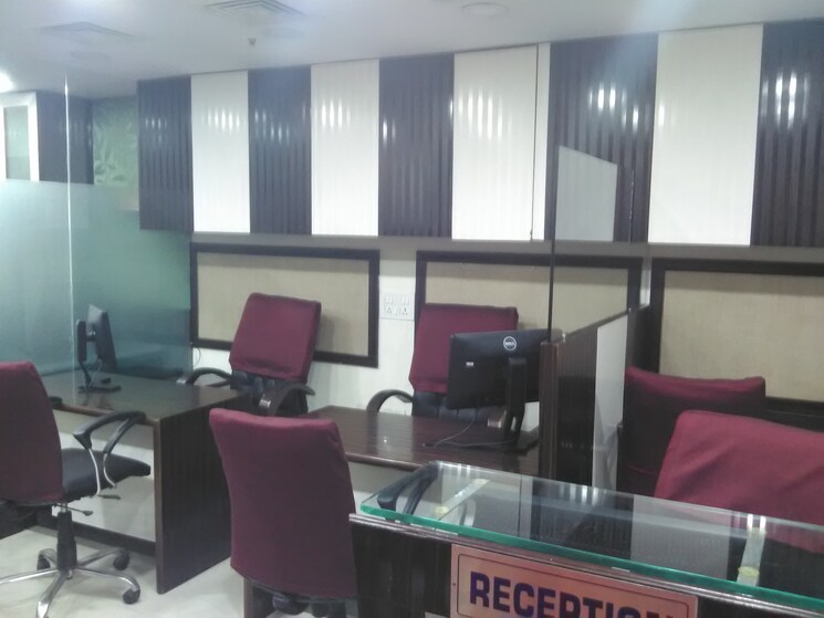 Team Area, netaji subhash place Commercial Office Space 600 Sq.Ft. In Netaji Subhash Place Delhi 8767913