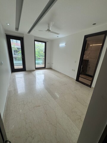 Room in 4 BHK Builder Floor at New Friends Colony – for Rent