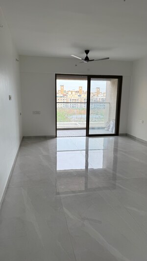 Room in 2 BHK Apartment at Lunkad Zodiac, Viman Nagar – for Sale