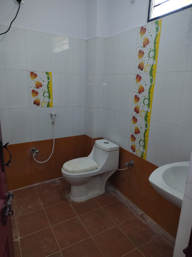 Bathroom, hsr layout 4 Bedroom 2000 Sq.Ft. Independent House In Hsr Layout Bangalore 8767941