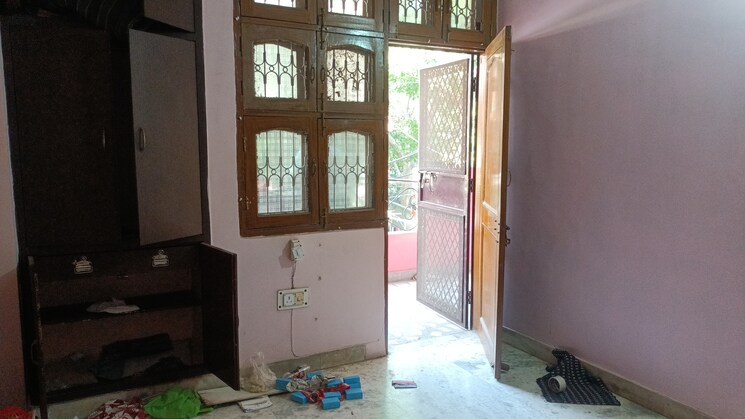 Room, vaishali sector 5 2 Bedroom 1010 Sq.Ft. Builder Floor In Vaishali Sector 5 Ghaziabad 8767966