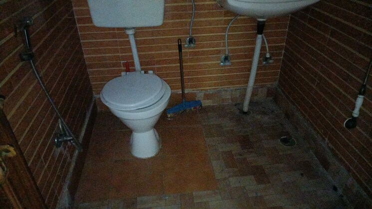 Bathroom, vaishali sector 5 2 Bedroom 1010 Sq.Ft. Builder Floor In Vaishali Sector 5 Ghaziabad 8767966