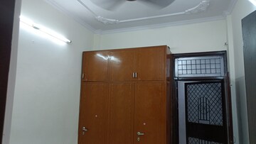 Room in 3 BHK Builder Floor at Vaishali Sector 5 – for Rent