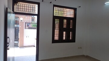 Room in 3 BHK Builder Floor at Vaishali Sector 5 – for Rent