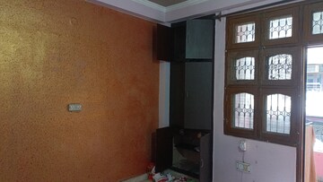 Room in 2 BHK Builder Floor at Vaishali Sector 5 – for Rent