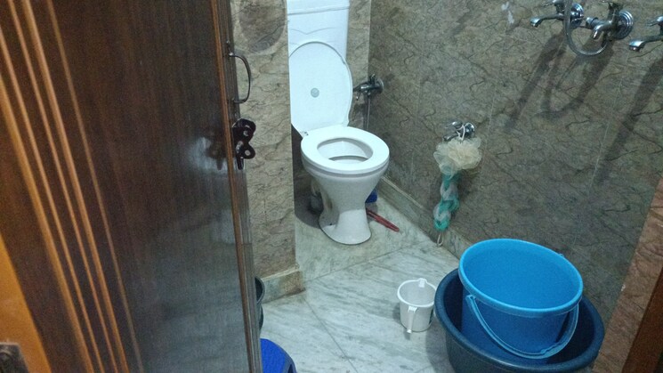 Bathroom, vaishali sector 3 1 Bedroom 348 Sq.Ft. Builder Floor In Vaishali Sector 3 Ghaziabad 8767994