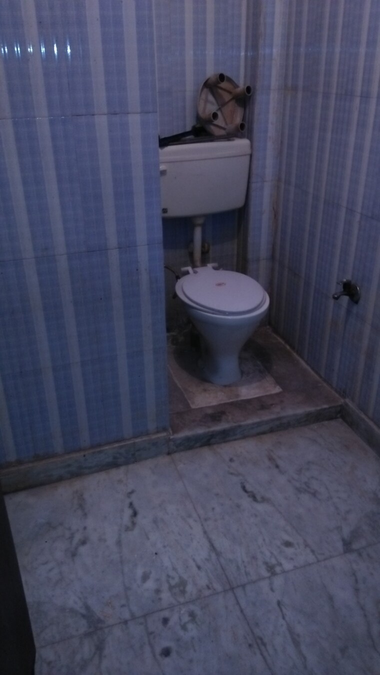 Bathroom, vaishali sector 3 1 Bedroom 380 Sq.Ft. Builder Floor In Vaishali Sector 3 Ghaziabad 8767999
