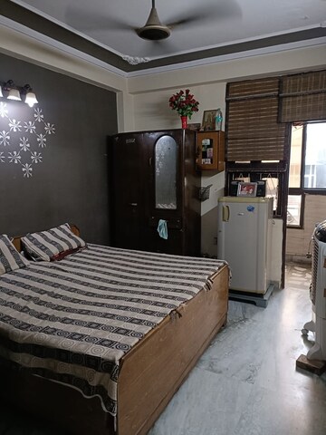 Bedroom in 3 BHK Builder Floor at Vaishali Sector 4 – for Rent