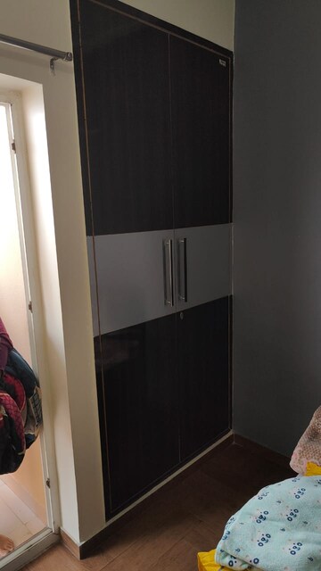 Furnished Amenities in 2.5 BHK Apartment at Ajnara Daffodil, Sector 137 – for Sale