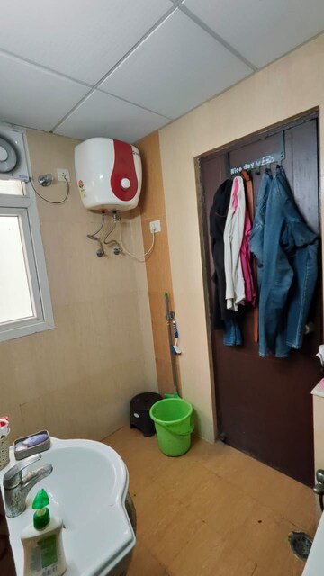 Bathroom in 2.5 BHK Apartment at Ajnara Daffodil, Sector 137 – for Sale