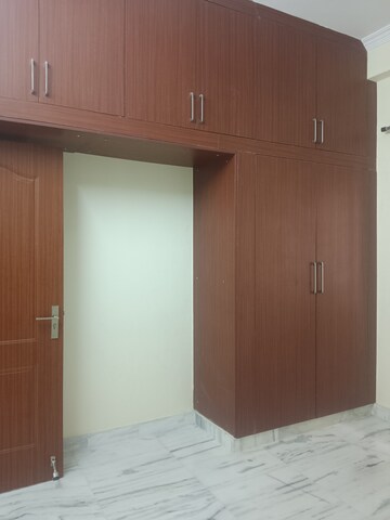 Room in 2.5 BHK Apartment at Narsingi – for Rent