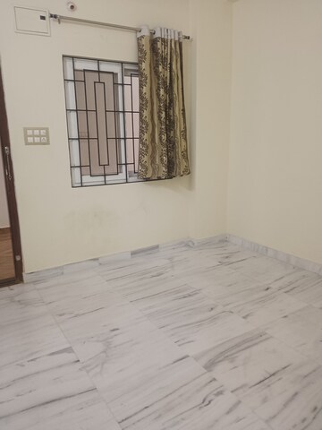 Room in 2.5 BHK Apartment at Narsingi – for Rent