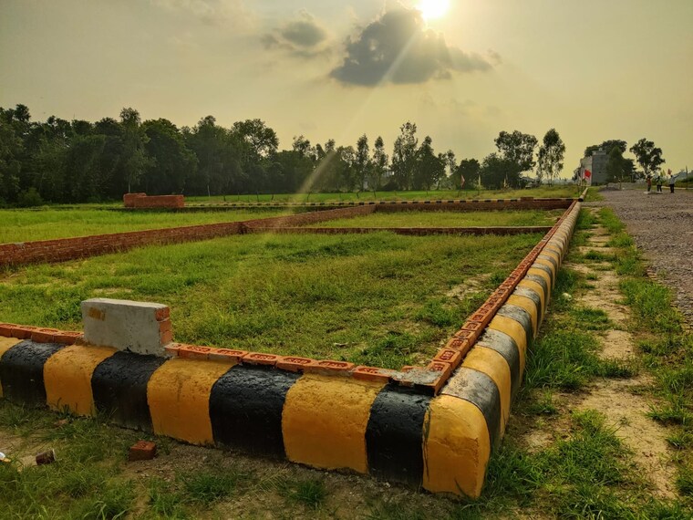 Garden, sarojini nagar  1250 Sq.Ft. Plot In Sarojini Nagar Lucknow 8768022