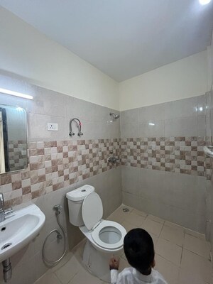 Master Bedroom in 3 BHK Villa at Amrapali Dream Valley, Tech Zone 4 Greater Noida – for Sale