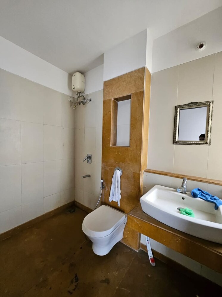 Bathroom, lodha-splendora 3 Bedroom 871 Sq.Ft. Apartment In Ghodbunder Road Thane 8768041