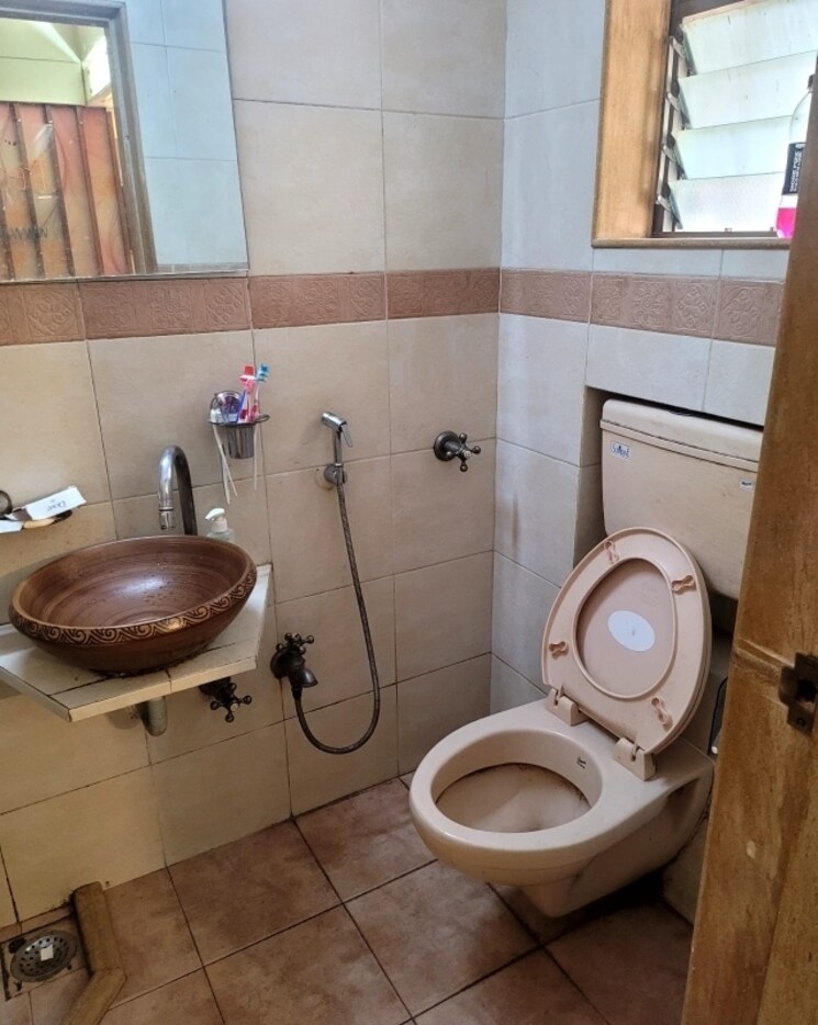 Bathroom, indus-chs 2 Bedroom 840 Sq.Ft. Apartment In Andheri West Mumbai 8768046
