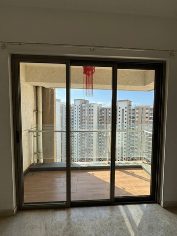 Room in 3 BHK Apartment at Lodha Splendora, Ghodbunder Road – for Rent