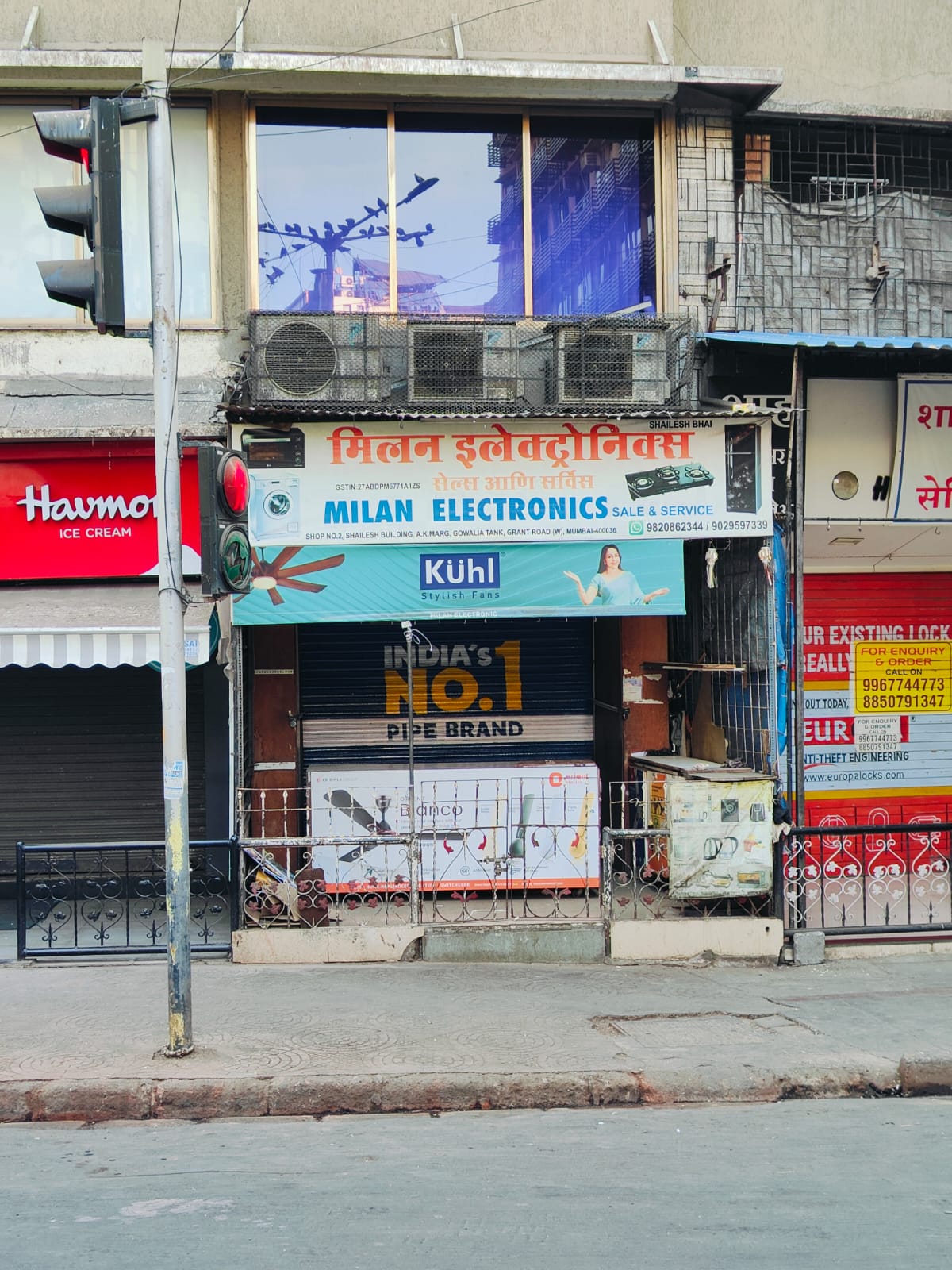 Retail Shop For Rent in Saksham C.H.S.
