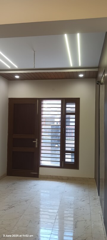 Room in 3 BHK Independent House at MS Enclave Zirakpur, Dhakoli – for Sale