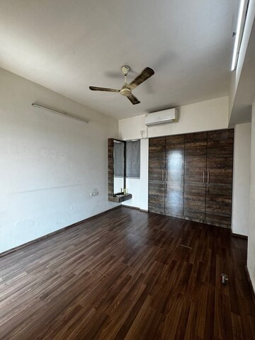 Room in 3 BHK Apartment at Lodha Splendora, Ghodbunder Road – for Rent