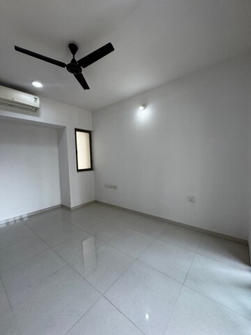 Room in 3 BHK Apartment at Lodha Splendora, Ghodbunder Road – for Rent