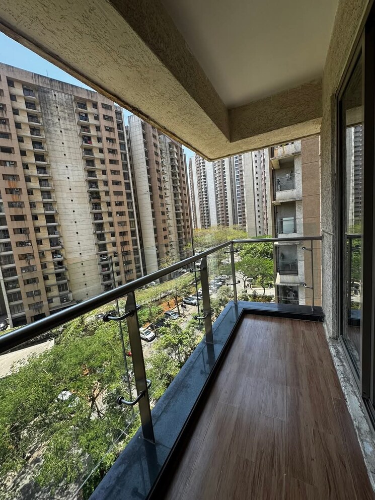 Balcony, lodha-splendora 3 Bedroom 1124 Sq.Ft. Apartment In Ghodbunder Road Thane 8768058