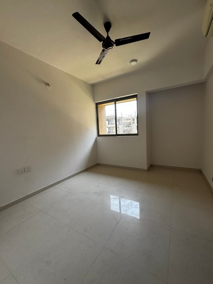 Room, lodha-splendora 3 Bedroom 1124 Sq.Ft. Apartment In Ghodbunder Road Thane 8768058