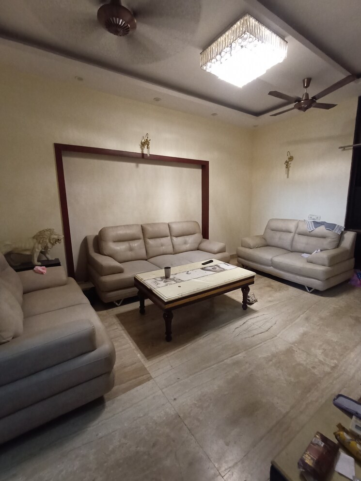 Living Room, navbharat-apartments 2.5 Bedroom 1000 Sq.Ft. Apartment In Paschim Vihar Delhi 8768084