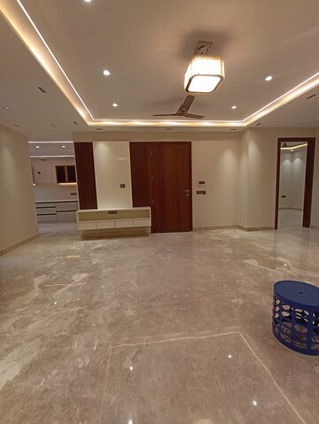 Room in 3 BHK Apartment at Shubh Niketan Apartments, Paschim Vihar – for Rent