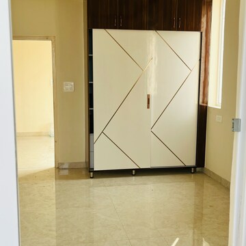 Room in 3 BHK Builder Floor at Aura Homes, High Ground – for Rent