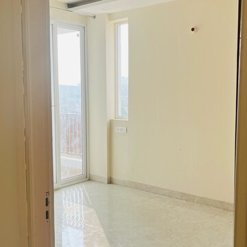 Room in 3 BHK Builder Floor at Aura Homes, High Ground – for Rent