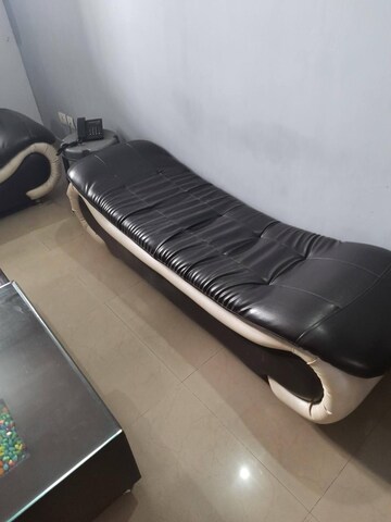 Master Bedroom in 3 BHK Apartment at Greenwood Apartment, Gomti Nagar – for Rent