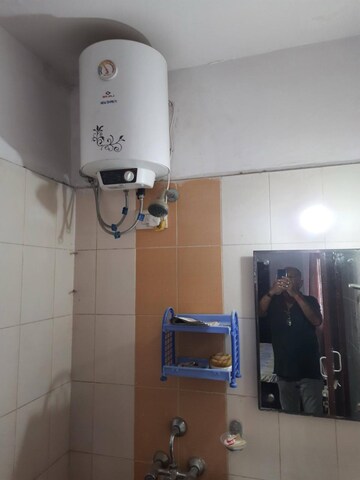 Furnished Amenities in 3 BHK Apartment at Greenwood Apartment, Gomti Nagar – for Rent