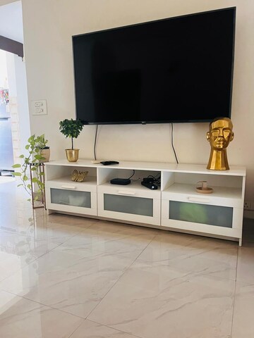 Furnished Amenities in 3 BHK Builder Floor at SS Mayfield Gardens, Sector 51 – for Rent