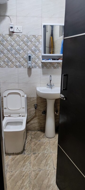 Bathroom in 1 BHK Builder Floor at Gyan Khand ii – for Rent