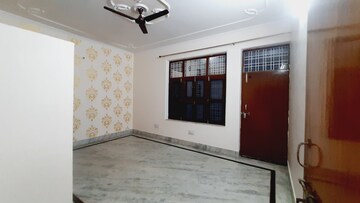 Room in 3 BHK Independent House at Sector 5 – for Rent
