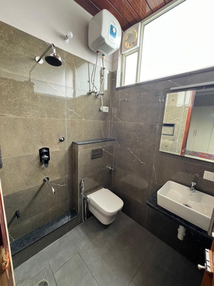 Master Bedroom, sector 10a 2 Bedroom 1950 Sq.Ft. Builder Floor In Sector 10a Gurgaon 8768116