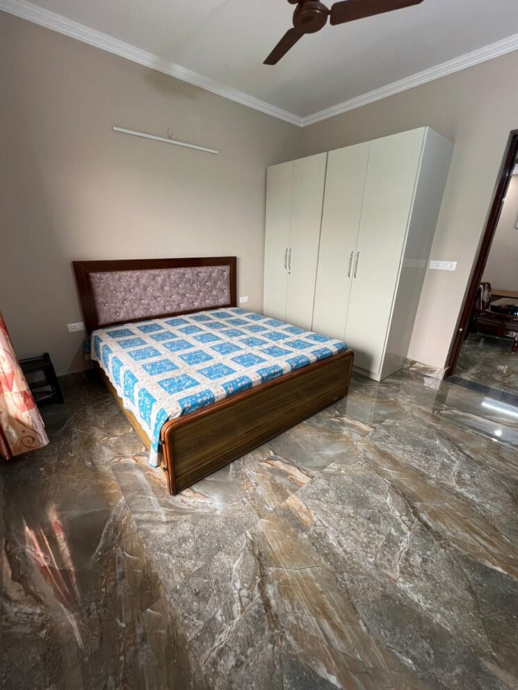 Bedroom, sector 10a 2 Bedroom 1950 Sq.Ft. Builder Floor In Sector 10a Gurgaon 8768116