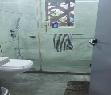 Bathroom in 3.5 BHK Apartment at Matunga East – for Sale