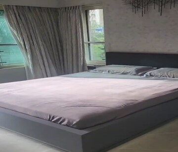 Bedroom in 3.5 BHK Apartment at Matunga East – for Sale