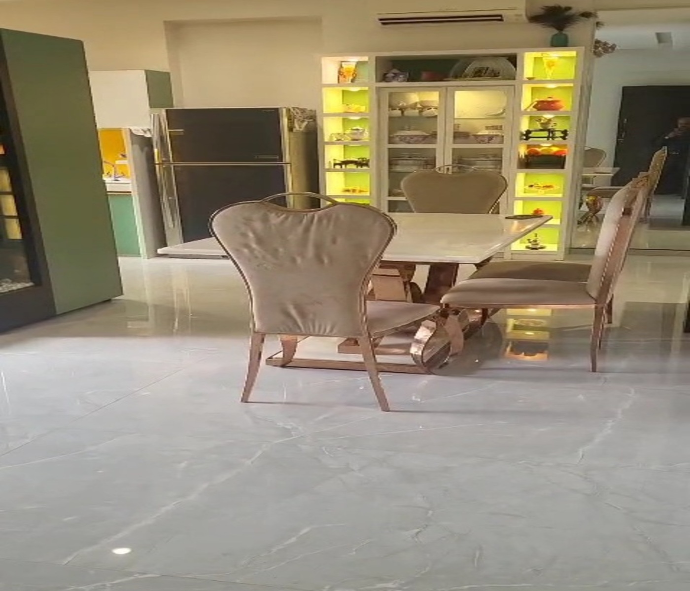 3.5 BHK Apartment For Sale in Matunga