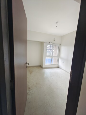 Room in 2 BHK Apartment at Dosti West County, Balkum Pada – for Rent
