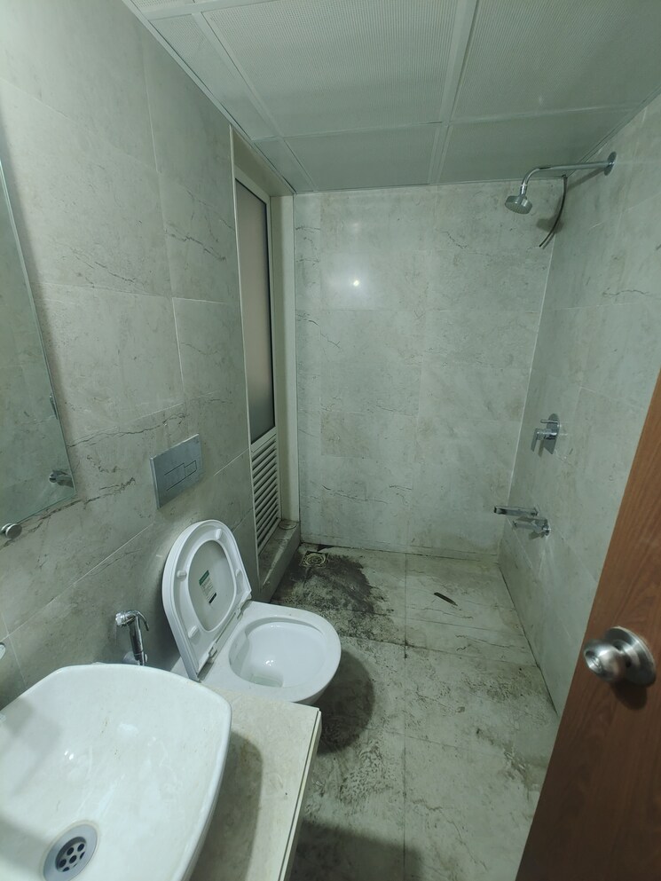 Bathroom, dosti-west-county 2 Bedroom 734 Sq.Ft. Apartment In Balkum Pada Thane 8768180